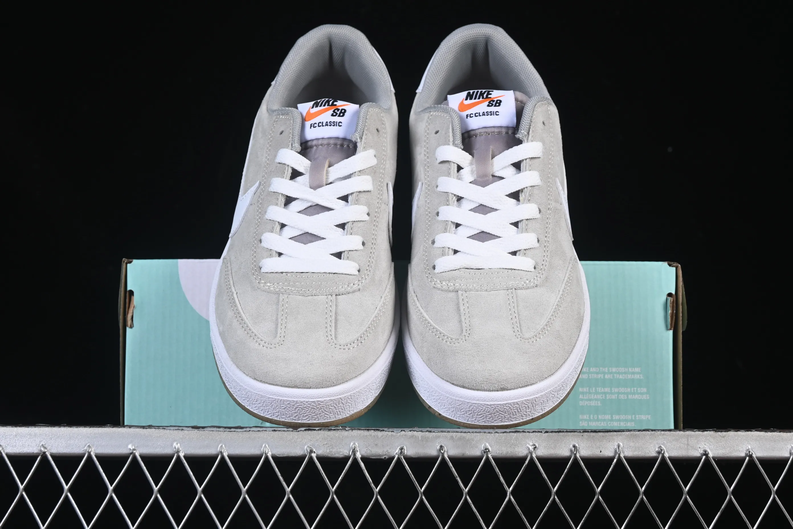 All categories Nk SB Dunk series Nike SB Fc Classic campus sneakers Nike SB Fc Classic Nike autumn and winter campus casual sneakers 909096-111